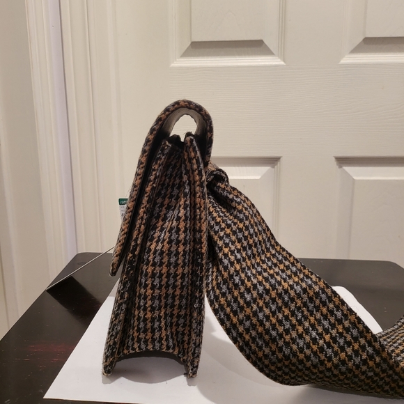 Korean Brand CHARMS Belt Bag with Patched Logo - UNISEX - Picture 3 of 8